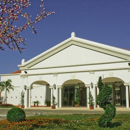 Ilocos Norte Hotel & Convention Center Laoag Exterior foto